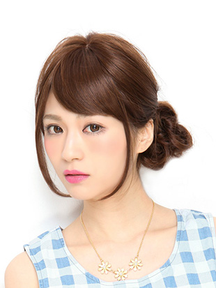 ぱっつんサイドロングつむじ付き前髪