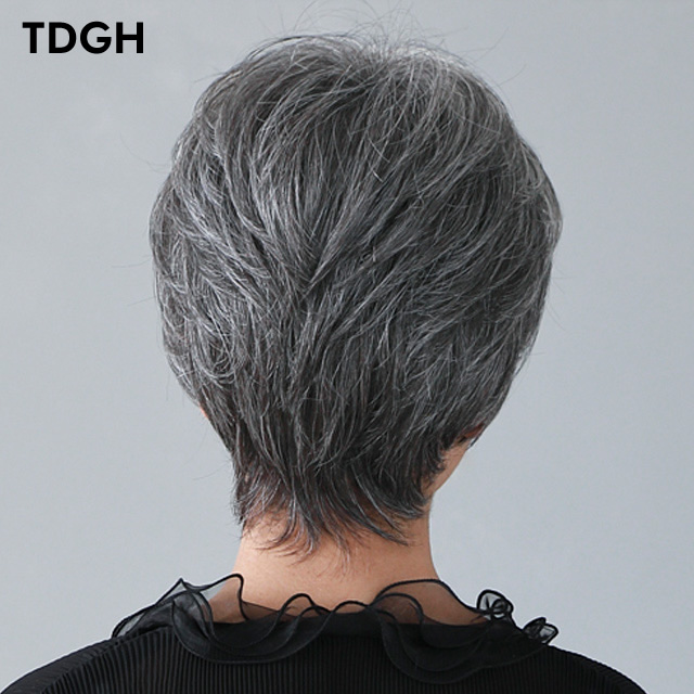 グレイヘアのウィッグ グレイヘアのウィッグ