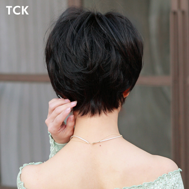 ショートウィッグの後ろ姿 ショートウィッグの後ろ姿