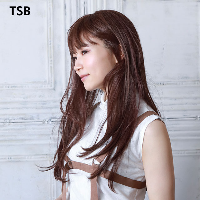 ストロベリーブラウンウィッグの横顔 ストロベリーブラウンウィッグの横顔