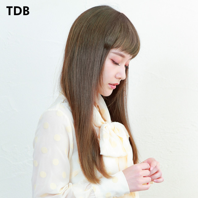 前髪ウィッグをつけた横顔 前髪ウィッグをつけた横顔