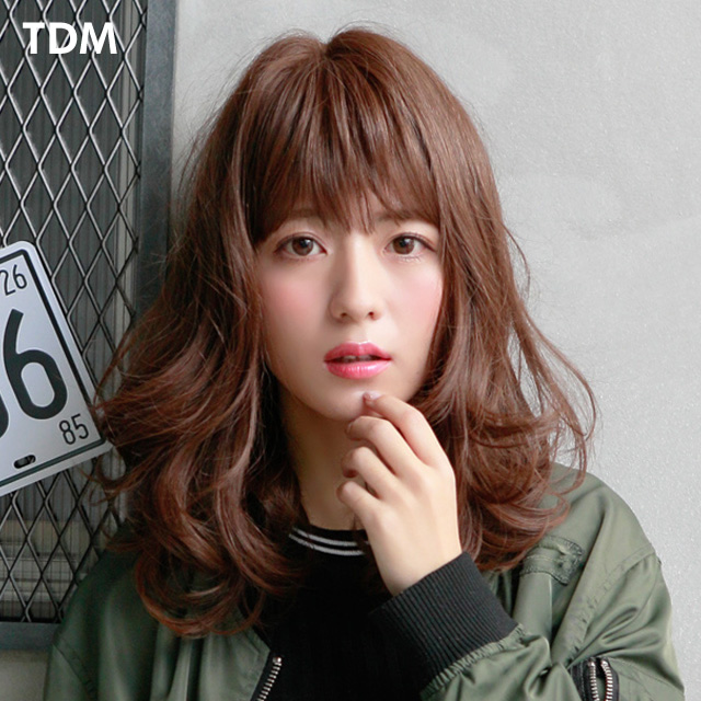 マロンカラーのウィッグ