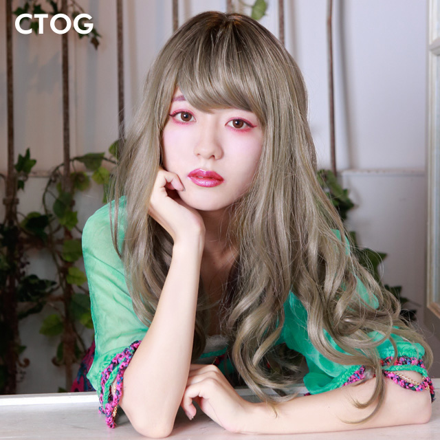 カーキ寄りのオリーブグレー