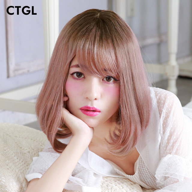 グラデーションの内巻きボブウィッグ