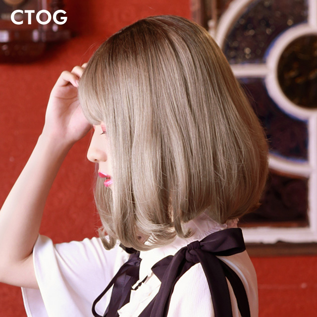 くすみグラデーションボブウィッグの横顔