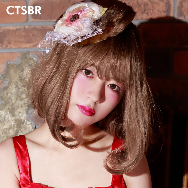 茶髪の内巻きボブウィッグ