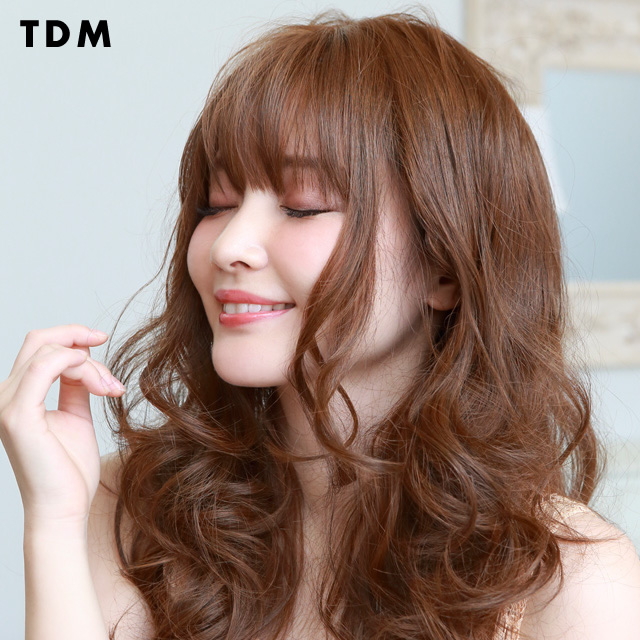 ロングパーマウィッグの横顔