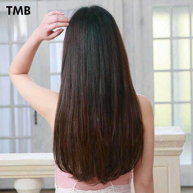 プリシラ　ワンタッチエクステストレートの後ろ姿