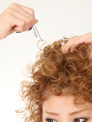 ヘアアレンジが自在に楽しめる、ヘアピンの使い方