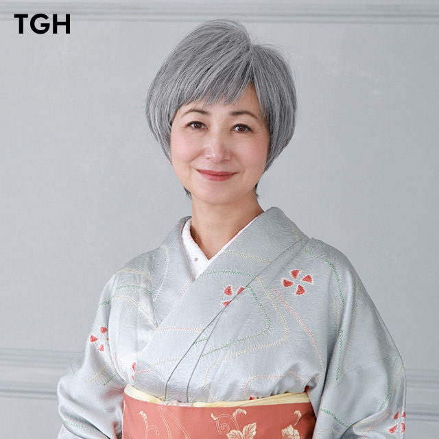 白髪ウィッグの着物姿