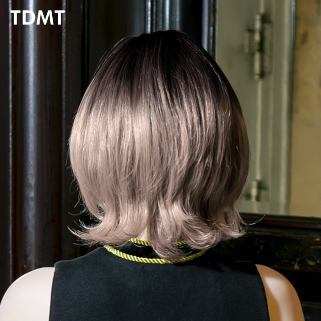 グラデーションウィッグの後ろ姿