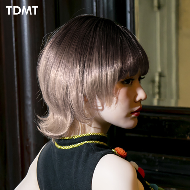 ベージュのグラデーションカラーウィッグ