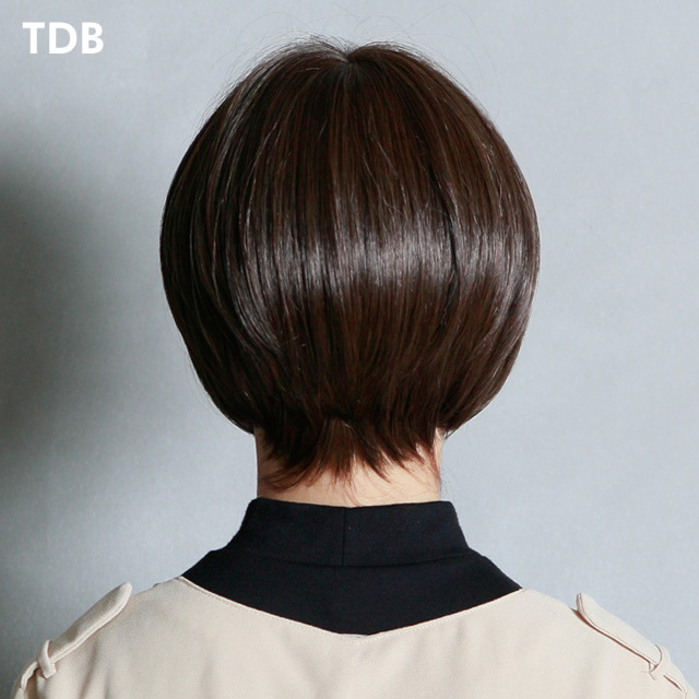 丸みショートウィッグの後ろ姿