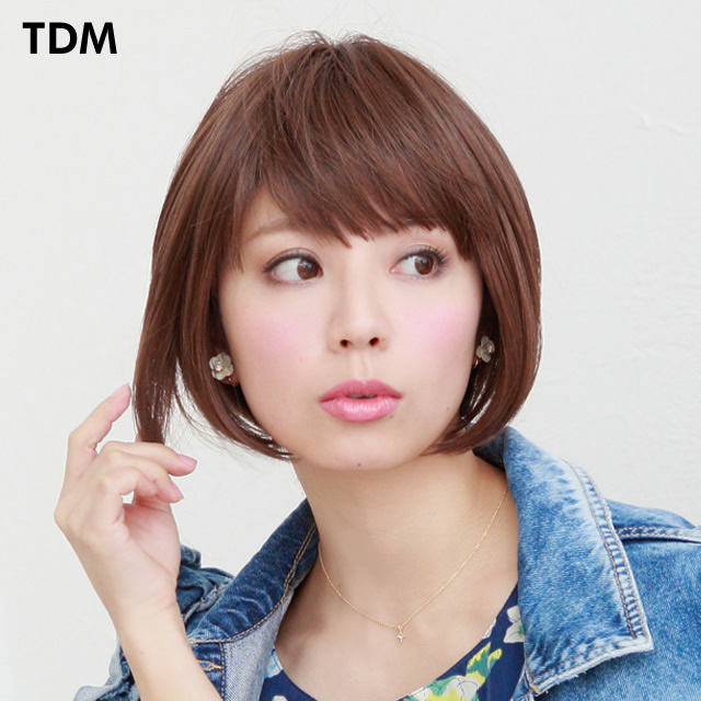 茶髪の前下がりボブウィッグ