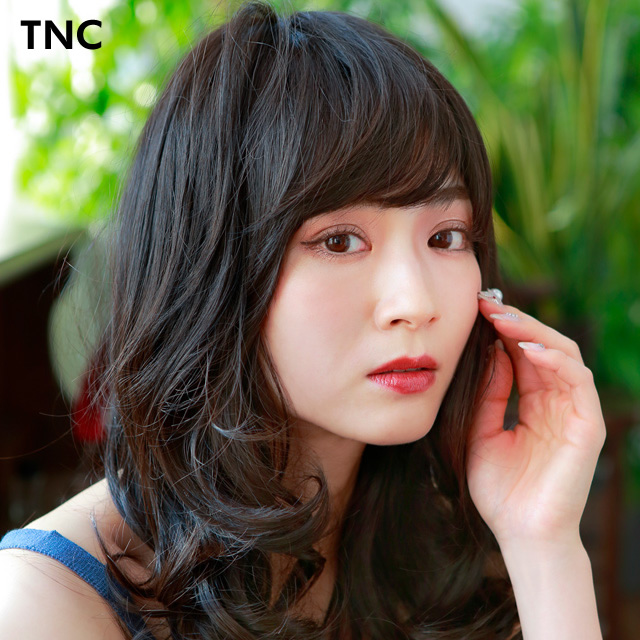 ナチュラルカラーのウィッグ