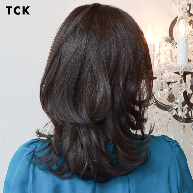 レイヤーマッシュミディアムフルウィッグA-699の後ろ姿