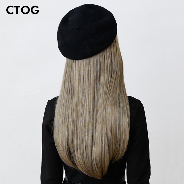 帽子とロングウィッグのコーデ