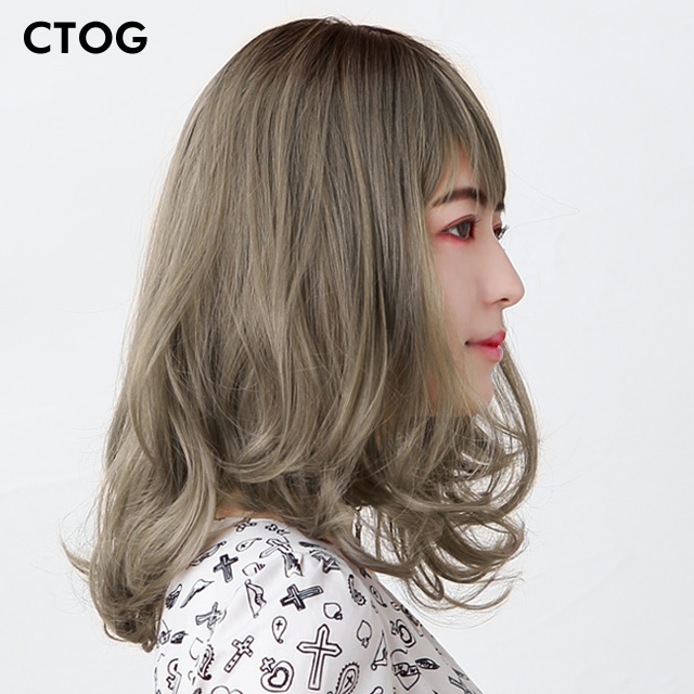 オリーブグレーのミディアムパーマウィッグ