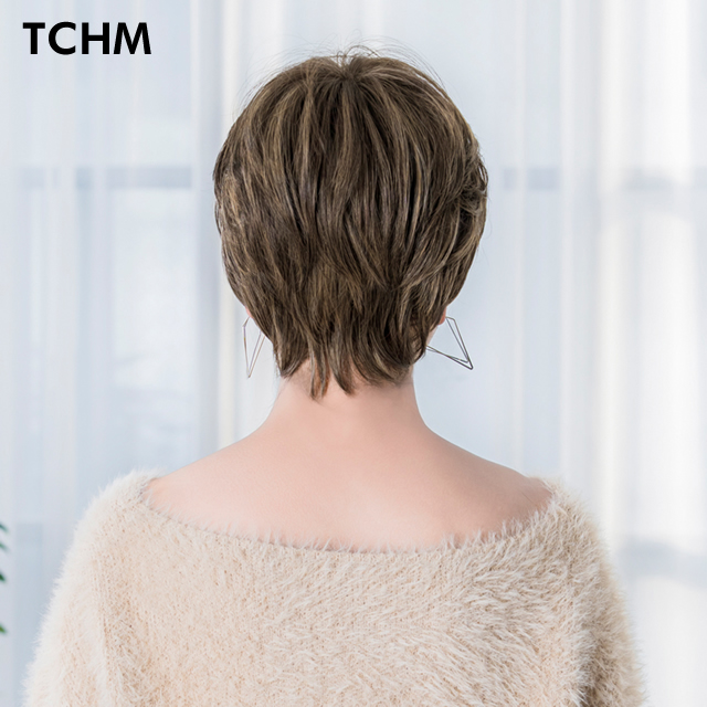 メッシュカラーのウィッグ