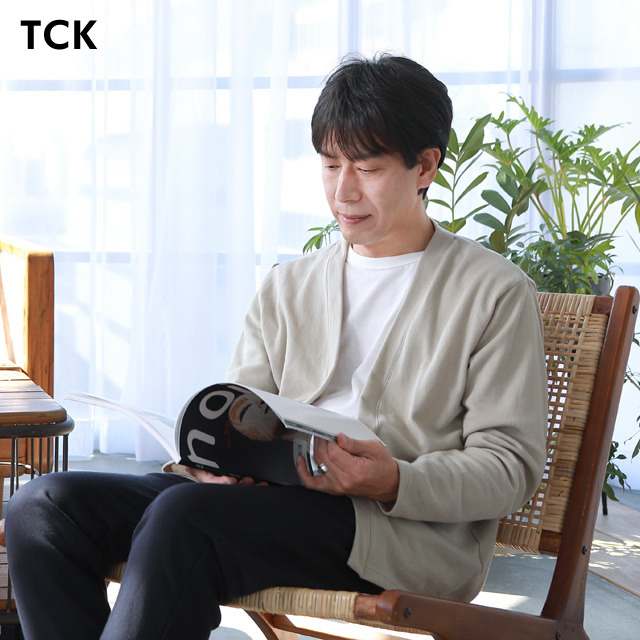 男性がかぶっている医療用帽子ウィッグリラックスショート BO-01