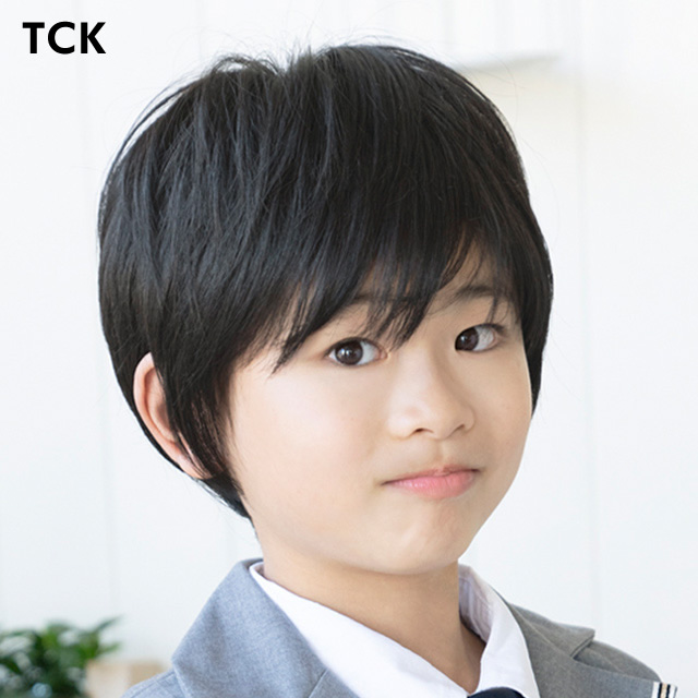 頭の小さい子供のウィッグ