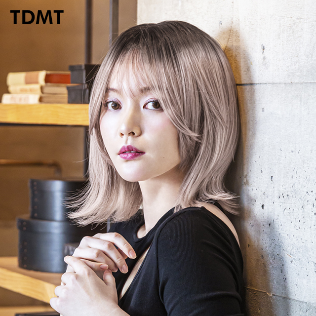 ダスティーミルクティーカラーのウィッグ