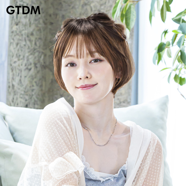 グラデーションカラーのラウンドマッシュウィッグ