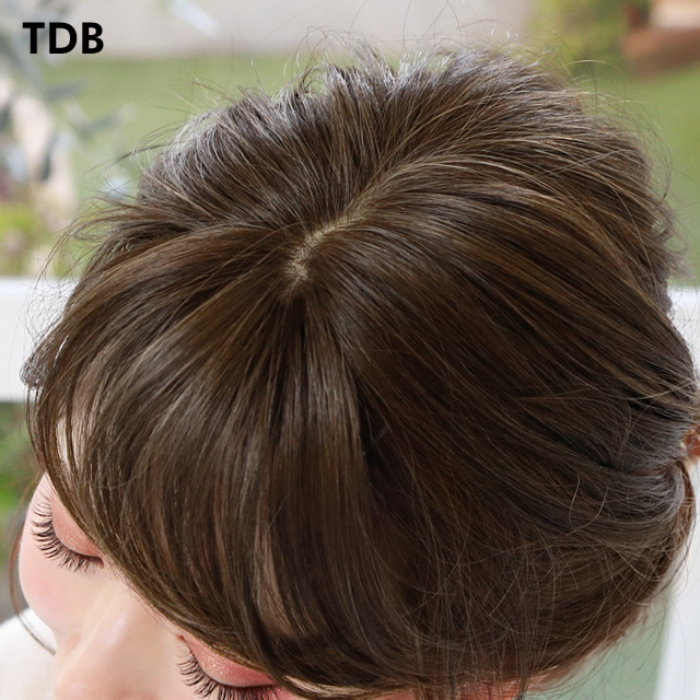 つむじあり前髪ウィッグ　ニュアンスカールバングスのつむじ部分