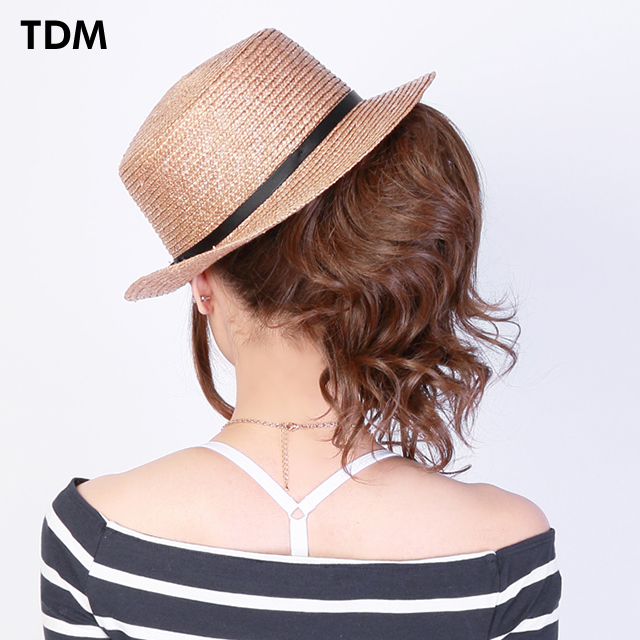 ウィッグと帽子のコーデ