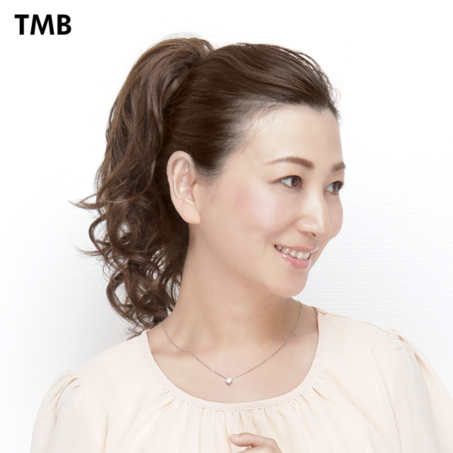 バレッタ付きウィッグで簡単アップヘア