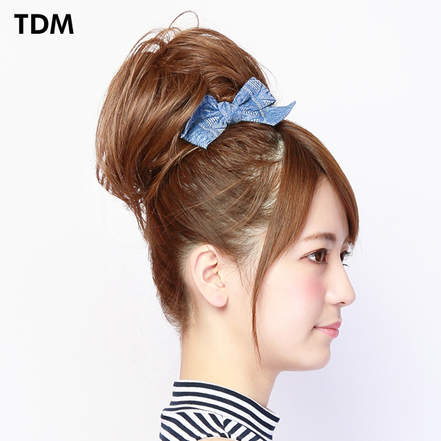 お団子ウィッグの横顔