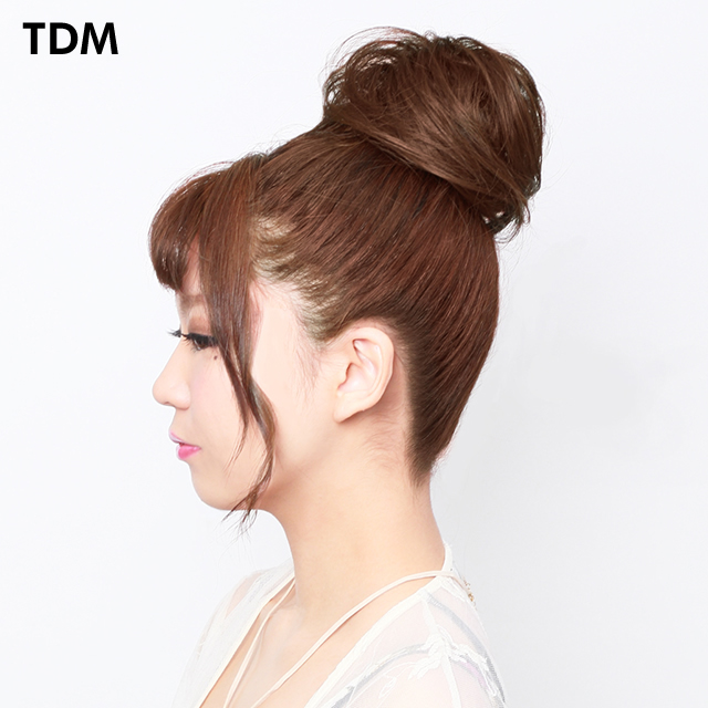 お団子ウィッグの横姿