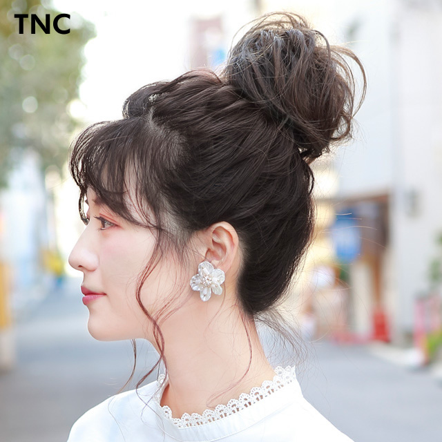 お団子ウィッグでアップヘア